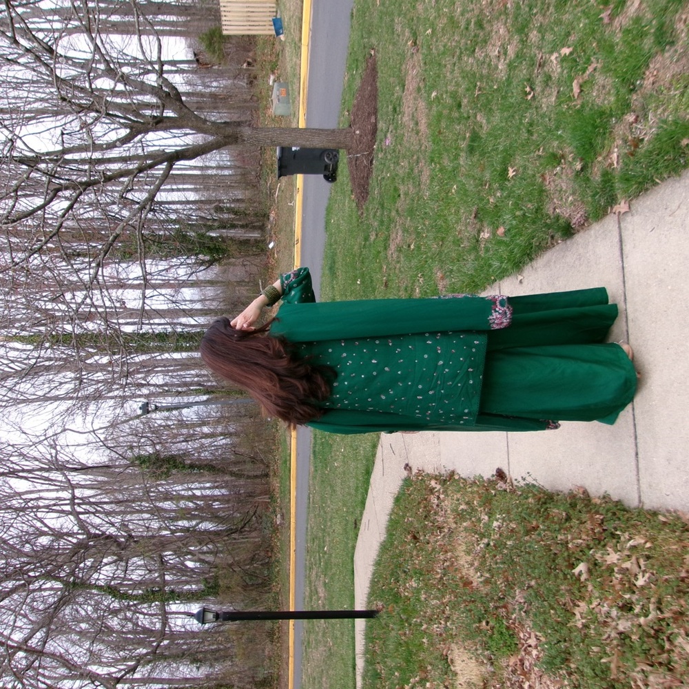 Pakistani/indian Elegant Green Embroidered Dress - Picture 6 of 6